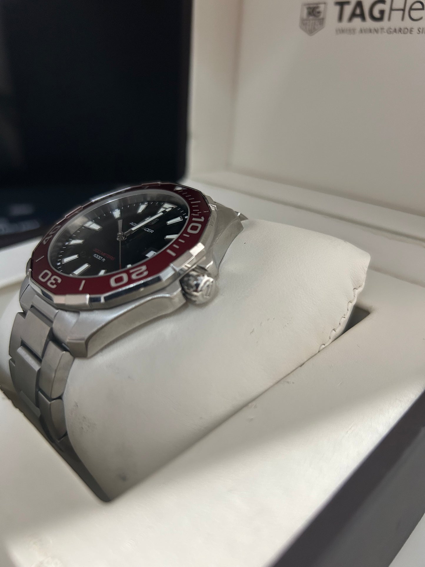 Tag Heuer Aquaracer Rare red bezel - WAY101B